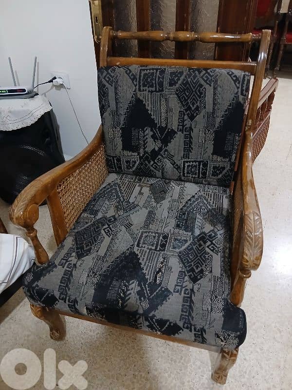 طاولة سفرة مع غرفة قعدة 7