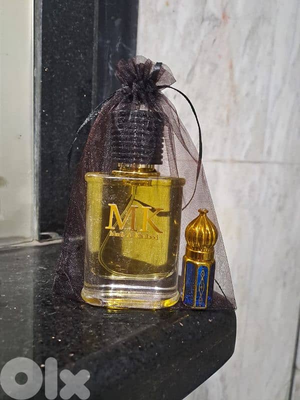 سحر الشرق في زجاجة. . عطر (Musk Al khulood) 2
