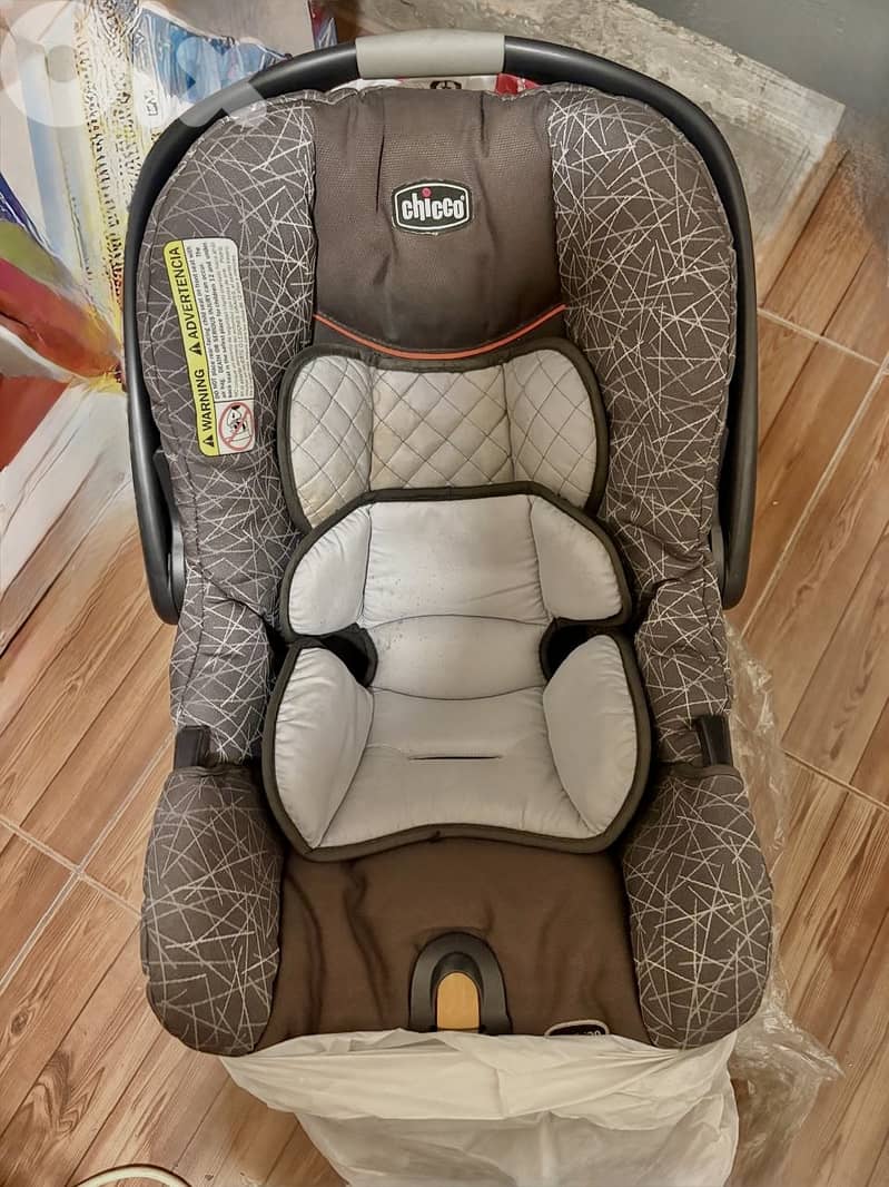 Chicco full kit car seat and stroller 1