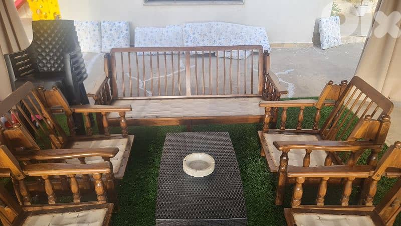 صالون مصنوع من خشب يوغوسلافي ٧ مقاعد 1