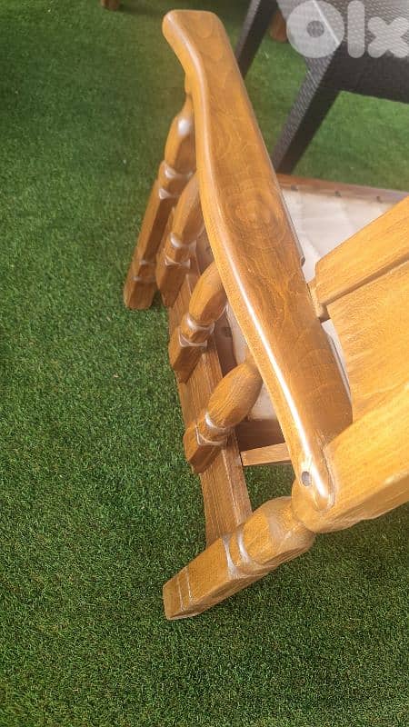 صالون مصنوع من خشب يوغوسلافي ٧ مقاعد 4