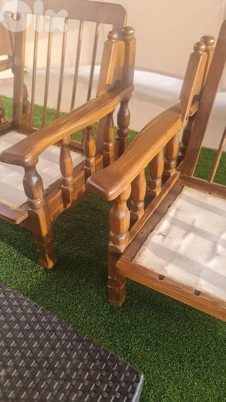 صالون مصنوع من خشب يوغوسلافي ٧ مقاعد 5