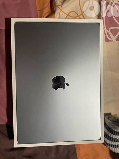 Mackbook Air M4 256GB 16RAM Lightly used Color:Sky Blue