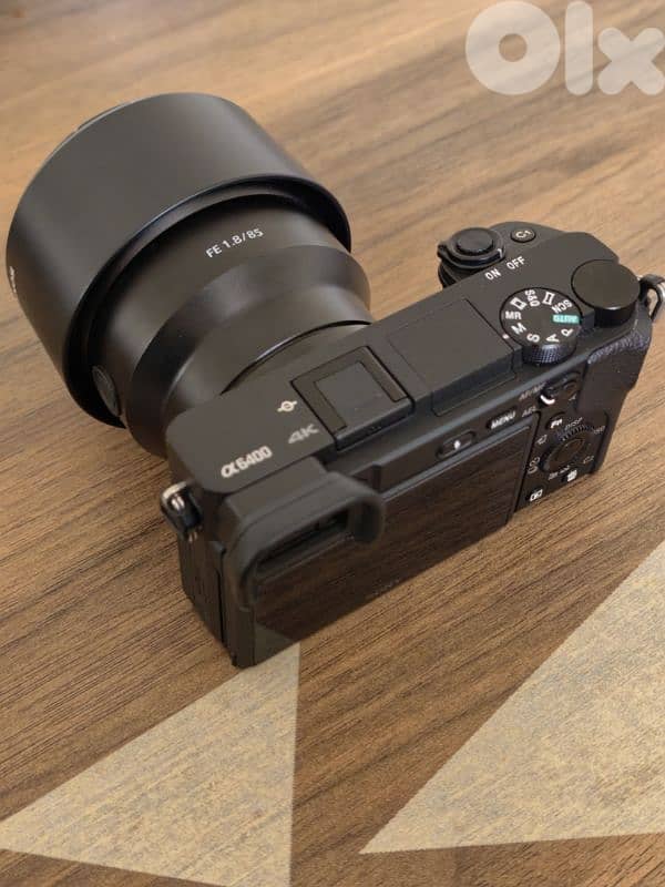 Sony Alpha a6400 + Sony FE 1.8 85mm 2