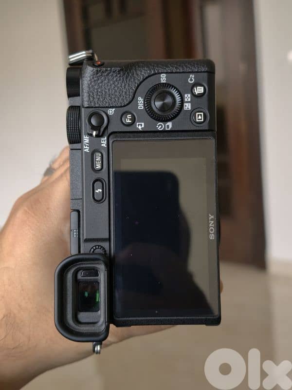 Sony Alpha a6400 + Sony FE 1.8 85mm 3