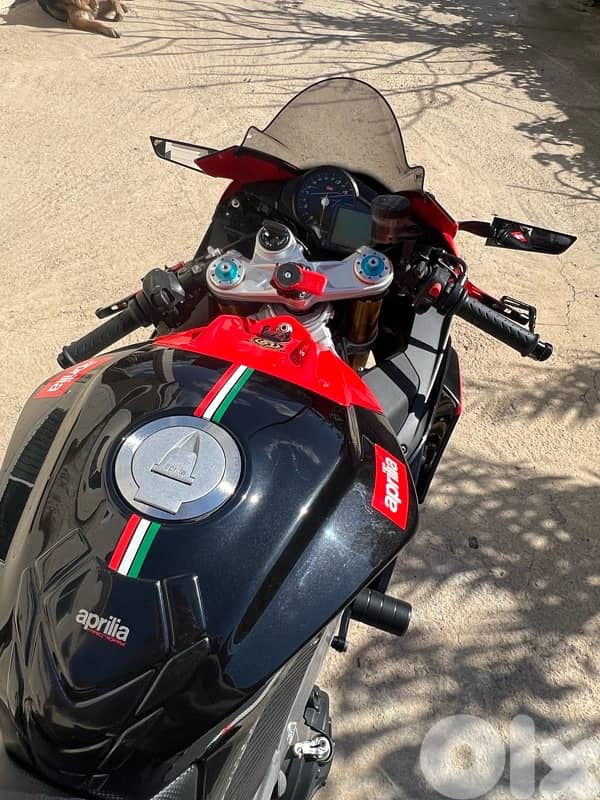 Aprilia RSV4 Factory 2013 very clean 4