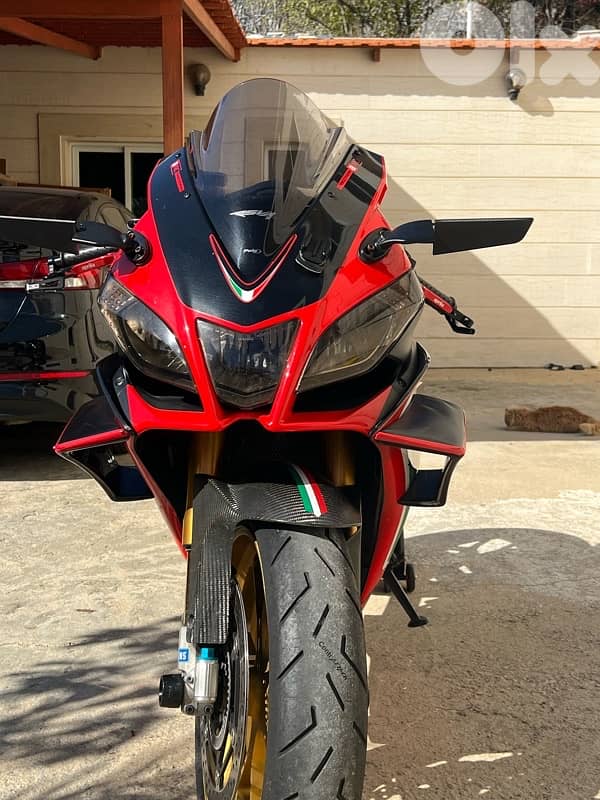 Aprilia RSV4 Factory 2013 very clean 6