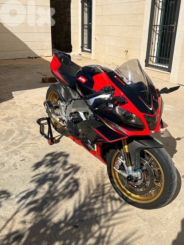 Aprilia RSV4 Factory 2013 very clean 8
