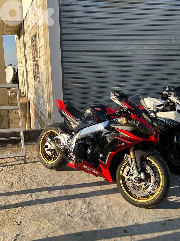Aprilia RSV4 Factory 2013 very clean 9
