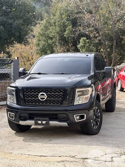 Nissan Titan PRO-4X 2018