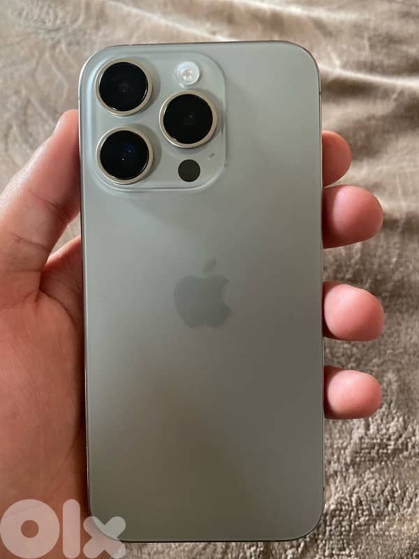 15pro 256gb channge screeen 600$ 1