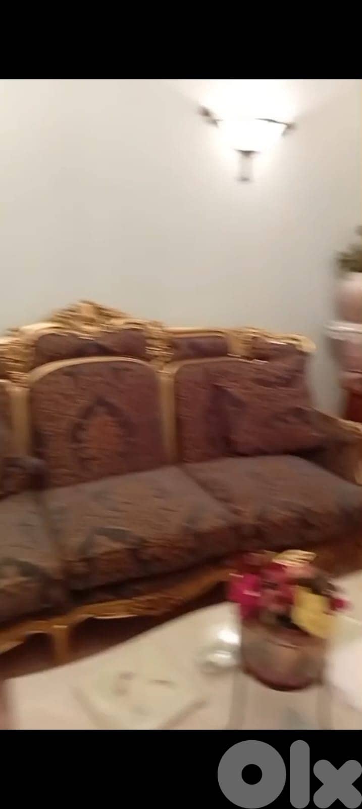 لقطة صالون وسفرة وتريات نحاس 1