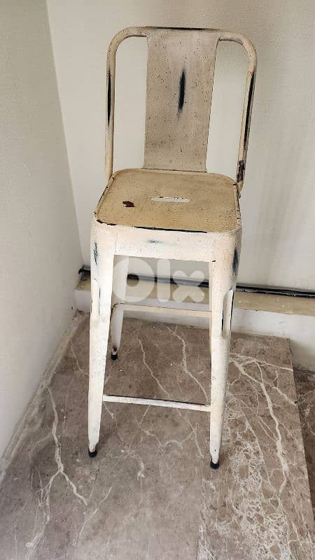 Iron chairs and high chairs 4