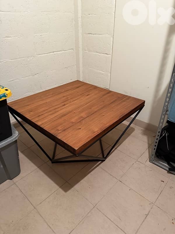 coffee table , bookshelf , pictures , dining chairs(6) , Recliners (4) 6