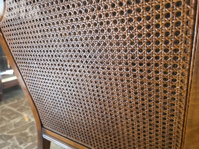 Complete Classic Living Room Set – Sofa, Armchairs, Showcase & Tables 11