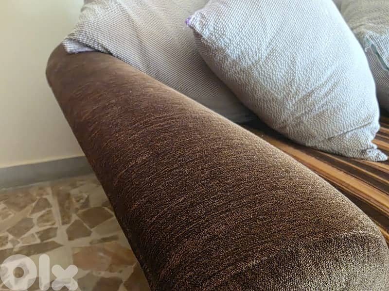 Complete Living Room Set (Sofa + Armchairs + Tables + Showcase) – Excl 7