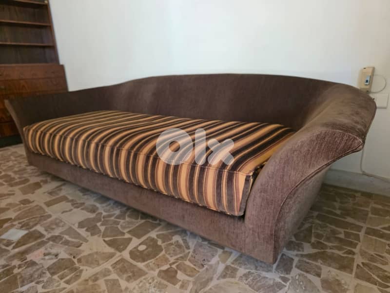 Complete Living Room Set (Sofa + Armchairs + Tables + Showcase) – Excl 8