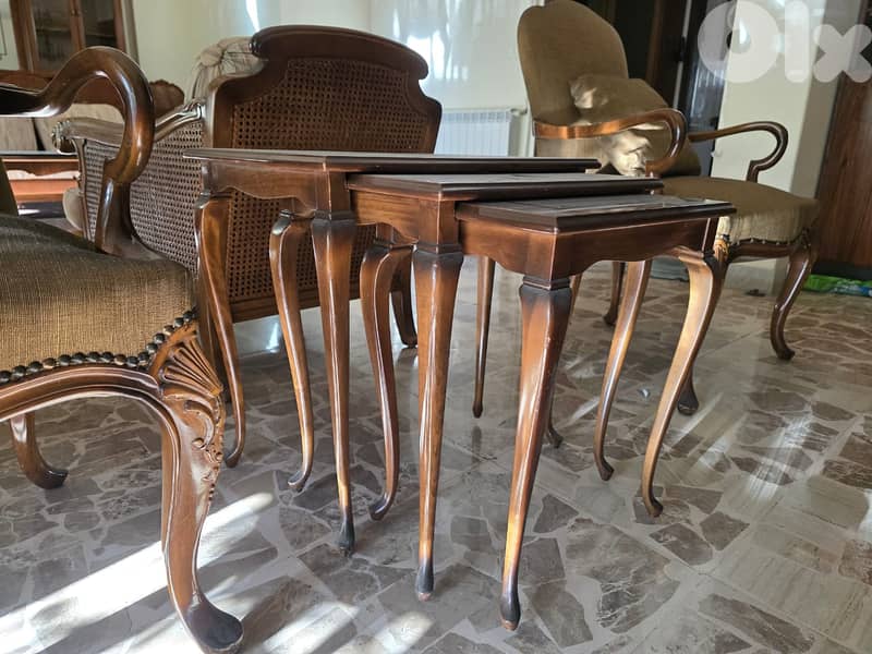 Complete Living Room Set (Sofa + Armchairs + Tables + Showcase) – Excl 17