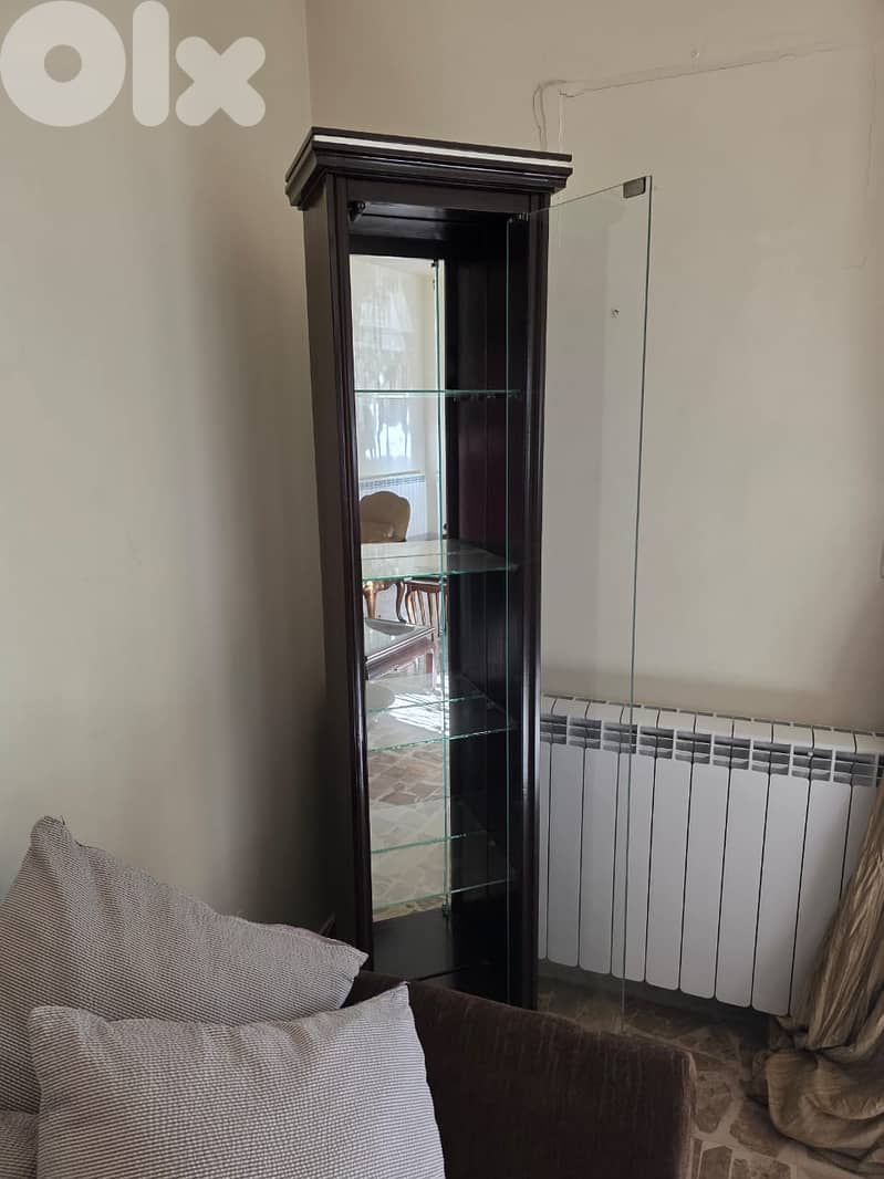 Complete Living Room Set (Sofa + Armchairs + Tables + Showcase) – Excl 18