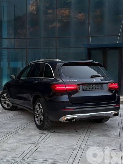 GLC 250- 2018 TGF-Look AMG-Car Loan Available