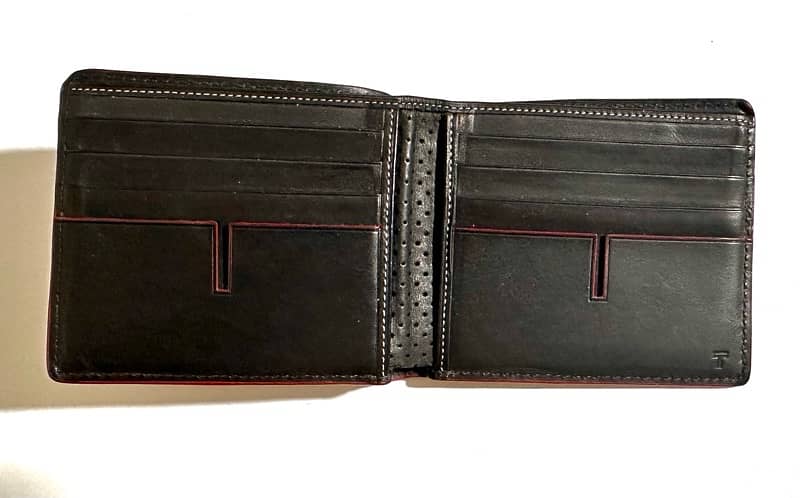 TUmi original wallet 2