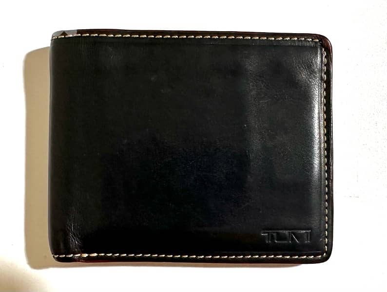 TUmi original wallet 3