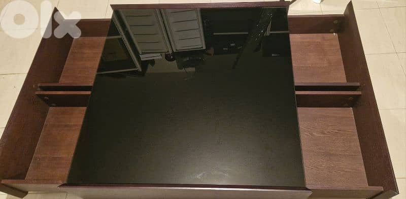 GORGEOUS GLASS COFFEE-TABLE 2