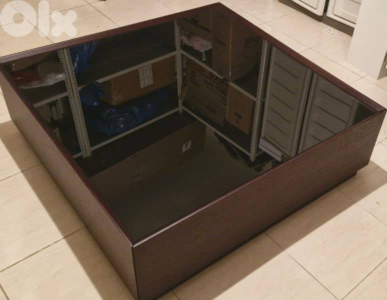 GORGEOUS GLASS COFFEE-TABLE 3
