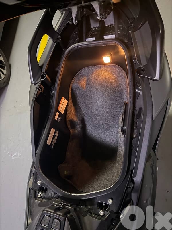 Yamaha TMAX 2021 Tech Max Very clean and well maintained 5