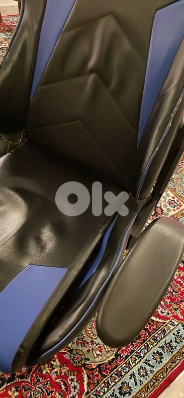 Office & Gaming Chairs - 8-Chair Set - Comfortable 2