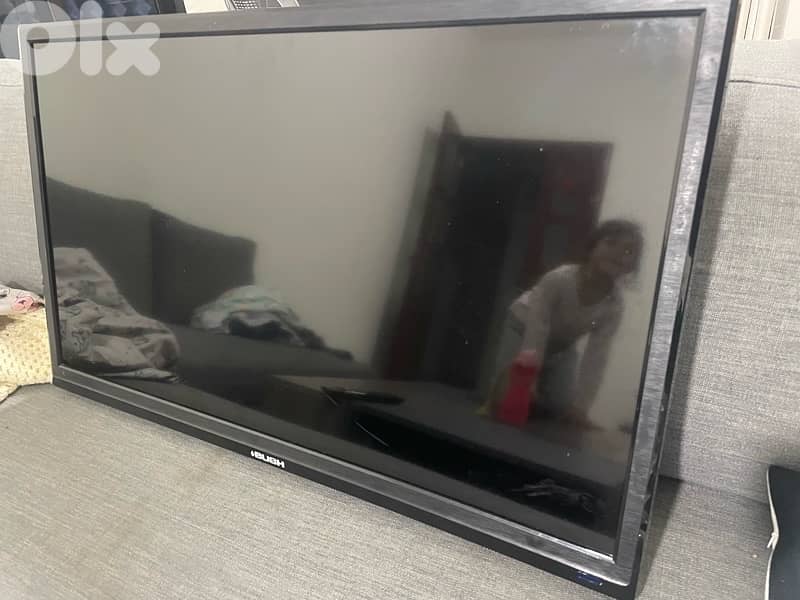 bush tv 32” NOT SMART 2