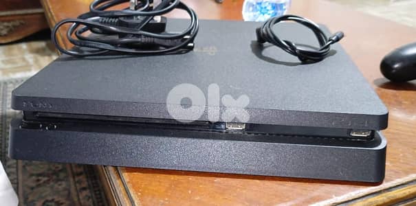 PS4 Slim 1TB with original Controllers and VR1