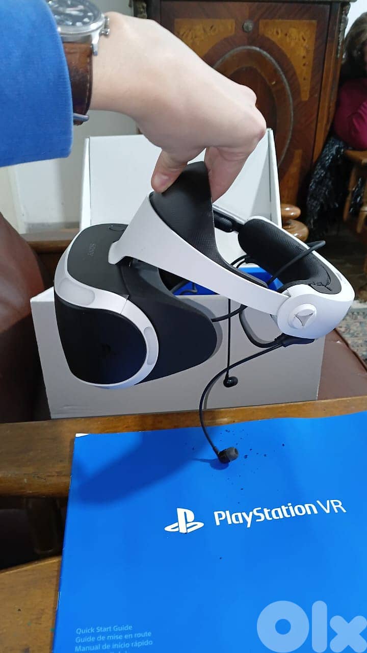 PS4 Slim 1TB with original Controllers and VR1 1