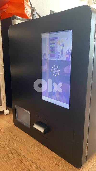 New Mini Wall-Mounted Vending Machine – Touch Screen – Never Used