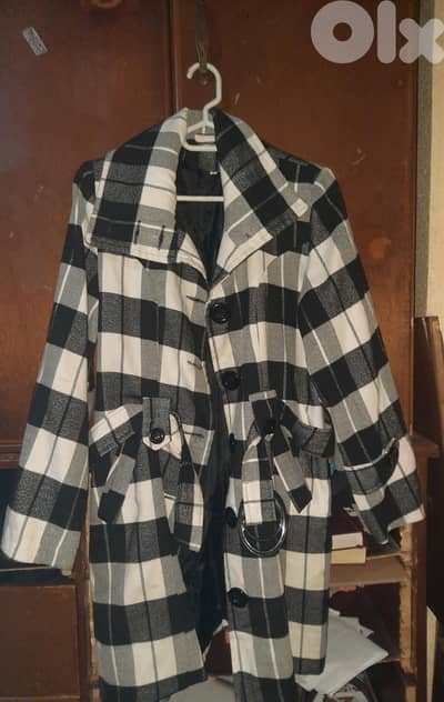 جاكيت جوخ اسود و ابيض ، موديل عصري يناسب اعمار ما بين ال١٧ - ٣٠