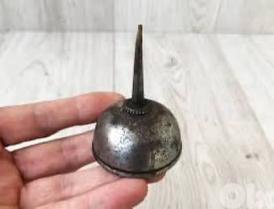 looking for this antique oiler