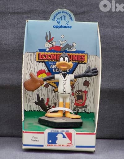 Vtg. 1990 DAFFY DUCK Collector Figure MLB Cincinnati Reds