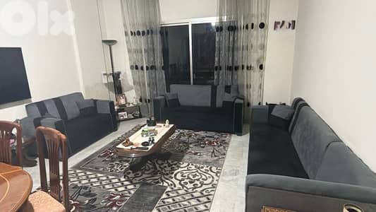 صالون للبيع