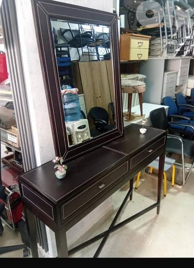 كونسول إيطالي شبه جديد