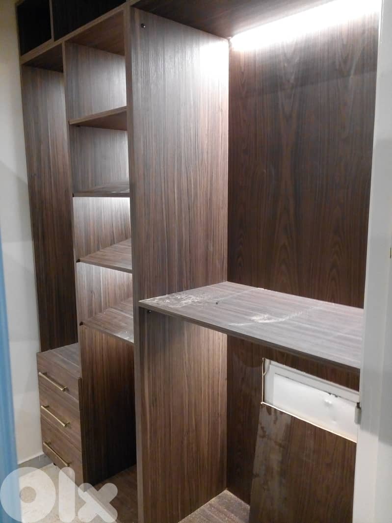 Luxury Walk-In Closet / Wardrobe System – Excellent Condition 2