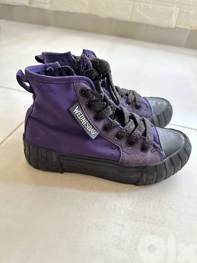 boots Zara Wednsday size 32