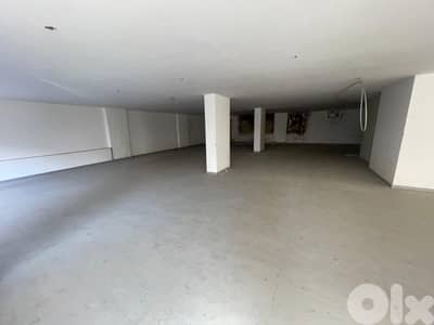 Showroom for Sale in Bauchrieh – 840 sqm معرض للبيع في بوشرية