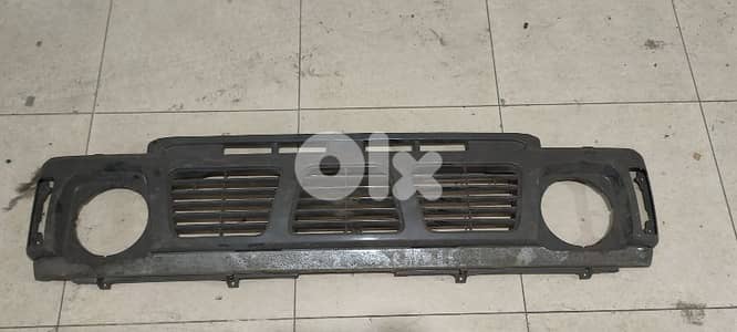 Vintage Nissan Patrol 160 Series (MQ) Front Grille - Round Headlight