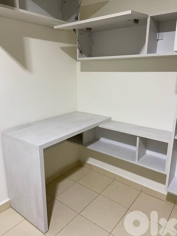 bed+mirror+desk and shelves 7