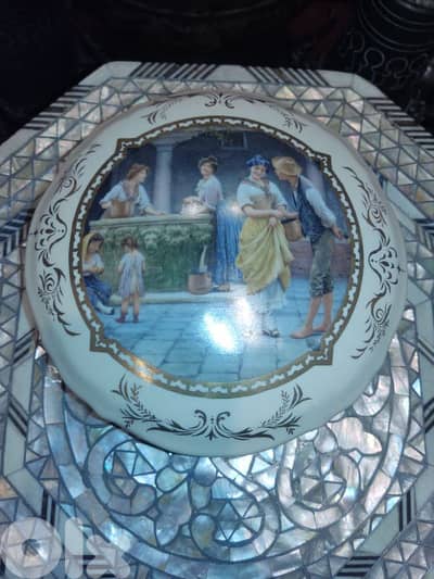 Vintage Limoges Porcelain Trinket Box – Fragonard-Style Courting Scene