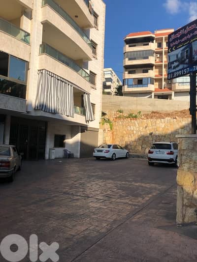 Apartment in Khalde 195 m2