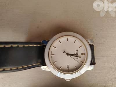 ساعات بحالة ممتازة