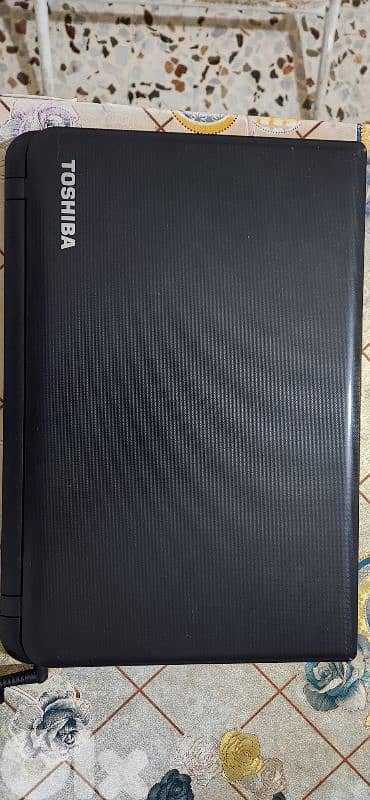 Toshiba Satellite C50t 1