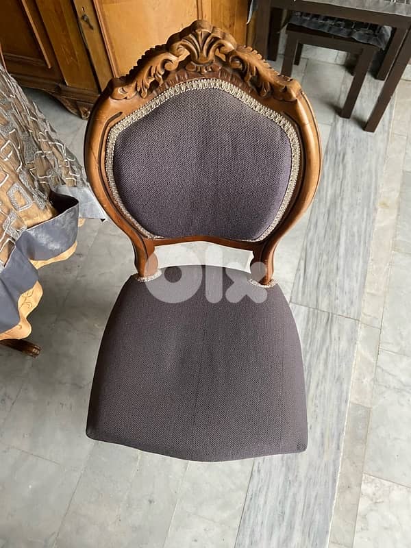 wood dining table with chairs for 70$ 1