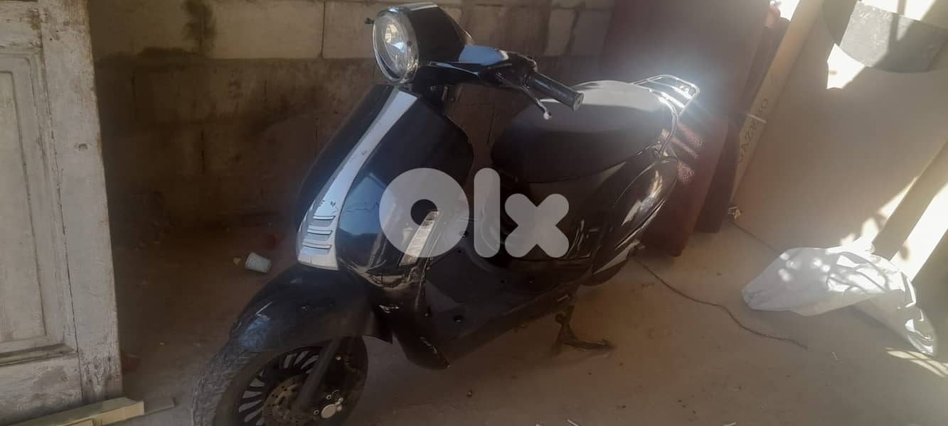 2 vespa electric for 900$ 1
